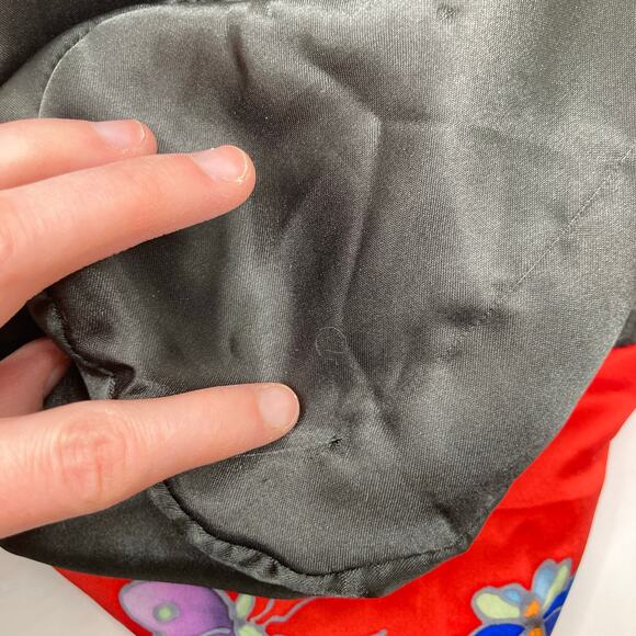 Invisible World Silk Lined Butterfly Black/Red Fleece Hat Womens M Natural Hair - Picture 6 of 7